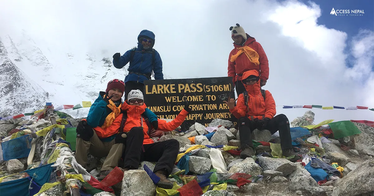 Larke Pass around 5,106m/16,929ft