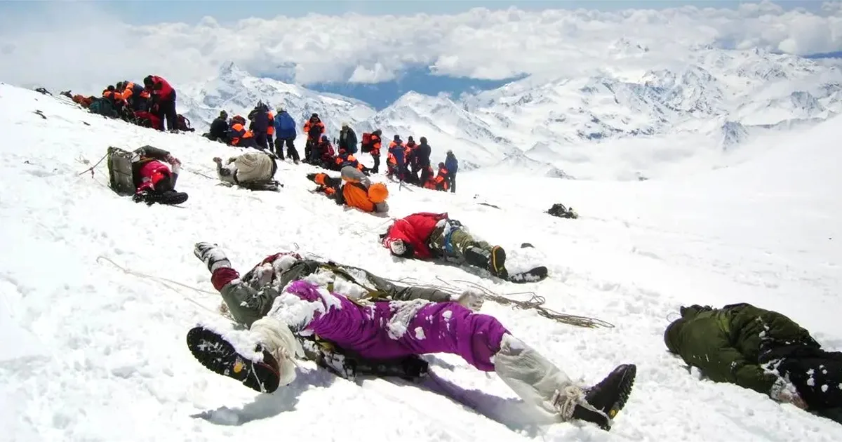 People died on Mount Everest