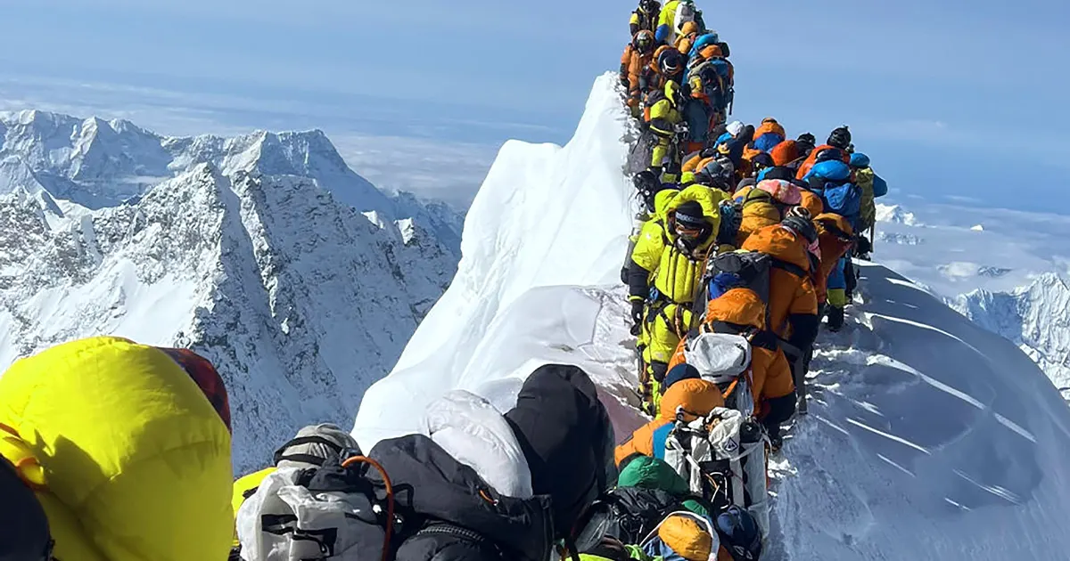 Traffic Jam in Everest