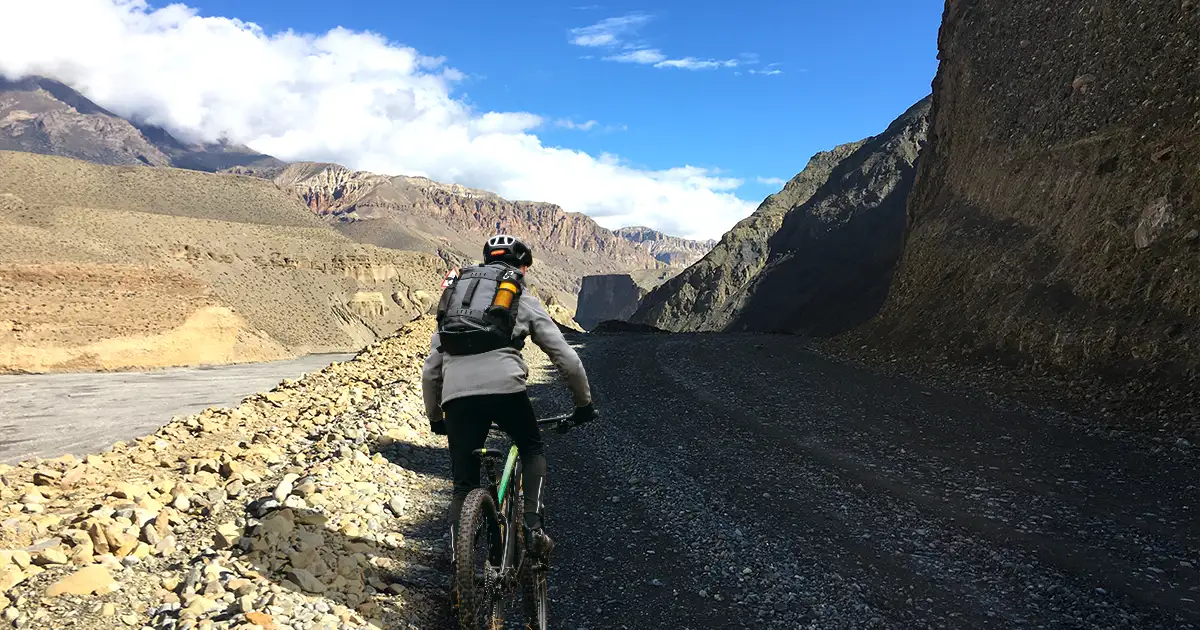 Mountain bike tour in Mustang